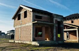 Casa la rosu, pe stoc, cu terasa si acoperis finalizat – Westfield