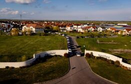 Casa la rosu, pe stoc, cu terasa si acoperis finalizat – Westfield