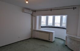 Apartament cu 4 camere, 165 mp, zona Intim 