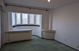 Apartament cu 4 camere, 165 mp, zona Intim 