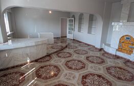 Apartament cu 4 camere, 165 mp, zona Intim 