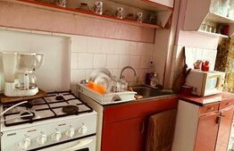 Apartament cu 3 camere si balcon, decoamandat, spatios si calduros in Lipova