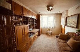 Apartament cu 3 camere si balcon, decoamandat, spatios si calduros in Lipova