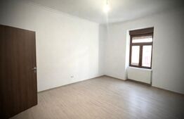 Apartament la casa, 64 mp, zona Central