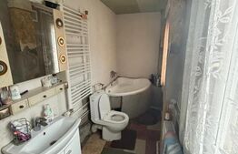 Casă spațioasă, 177 mp construiți, teren 3400 mp, 5 camere, cazan pe lemne