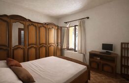 Apartament cu 2 camere, 70 mp + curte, boxa - zonă ultracentrală din Arad