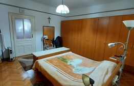 Casă de vânzare, 304 mp, zona Grădiște