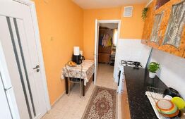 Apartament 3 camere, Balcon, etaj 3, parcare 