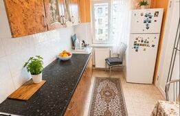 Apartament 3 camere, Balcon, etaj 3, parcare 