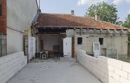 Casa renovabila, teren 640 mp, zona Tabacovici, Aradul Nou