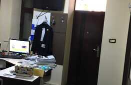 Apartament de 4 camere, 100 mp, zona Centrala! Negociabil