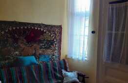 Casa curte comuna, in cartierul Gradiste