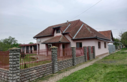 OPORTUNITATE! Casa spatioasa 190 mp si teren de 640 mp, Vladimirescu!