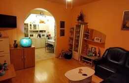 Locatia face diferenta! Apartament 3 camere la casa, 74 mp, zona Piata mica!