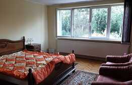 OPORTUNITATE vila S+P+E de 310 mp cu doua fronturi stradale si teren de 1570 mp!