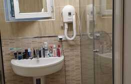 OPORTUNITATE vila S+P+E de 310 mp cu doua fronturi stradale si teren de 1570 mp!