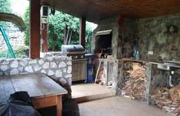 OPORTUNITATE vila S+P+E de 310 mp cu doua fronturi stradale si teren de 1570 mp!