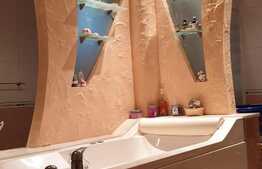 OPORTUNITATE vila S+P+E de 310 mp cu doua fronturi stradale si teren de 1570 mp!