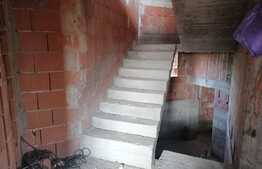 Casă individuală la rosu, 311 mp, teren 475 mp, în Sânnicolau Mic