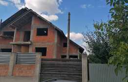 Casă individuală la rosu, 311 mp, teren 475 mp, în Sânnicolau Mic