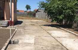 Casă 100 mp utili, teren 991 mp, în Pârneava