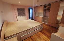 Apartament 4 camere la casa, 160 mp, zona Parneava