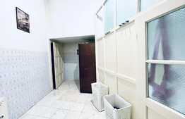 Apartament de 3 camere intr-o cladire interbelica, 190 mp utili, zona Centrala!