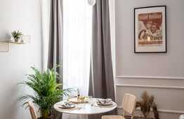 Apartament interbelic cu 2 camere, 103 mp, zona Ultracentrala!