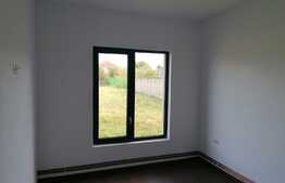 OCAZIE casa 90 mp, teren 1000 mp, front stradal 16,5 ml, Chisineu-Cris