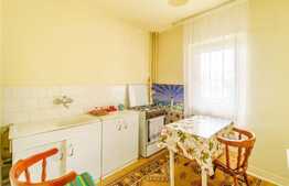 Apartament 2 camere, decomandat, etajul 2, zona Banu Maracine