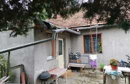 Casa 70 mp, teren de 612 mp, in Parneava