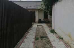 Casa 3 camere, 70 mp, teren 230 mp, Parneava!