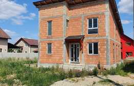 Casa la rosu de 140 mp utili, 300 mp teren, Livada!