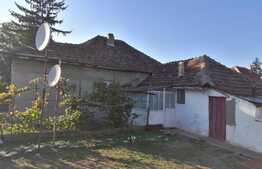 Casa de 100 mp, teren de 1100 mp, in Curtici