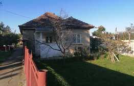 Casa de 100 mp, teren de 1100 mp, in Curtici