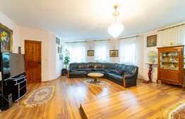 Casa 5 camere, teren 250 mp, ultracentral Arad