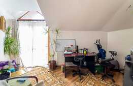 Casa 5 camere, teren 250 mp, ultracentral Arad