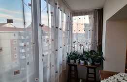 Apartament 3 camere, decomandat, 83 mp, zona Alfa