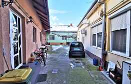 Apartament la casa cu 3 camere, 90 mp utili, curte, pod, zona Centrala