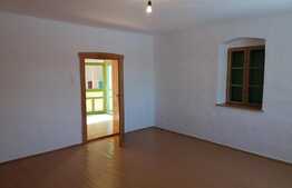 Casa 150 mp utili, teren 1629 mp, Livada