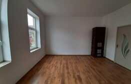 Garsoniera in imobil tip casa, 37 mp, zona Dragasani!