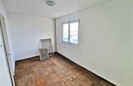 Apartament 2 camere, etaj intermediar, balcon, zona Aradul Nou