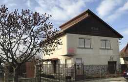 Casa individuala, teren 750 mp, centru Curtici