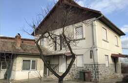 Casa individuala, teren 750 mp, centru Curtici