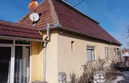 Casa renovabilă cu teren 2350 mp, Sâmbăteni