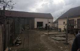 Casă 180 mp utili, teren 14049 mp, Lipova