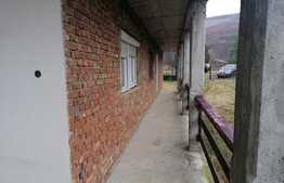 Duplex la rosu, 310 mp utili, teren 700 mp, Păuliș