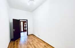  Apartament de 2 camere, 60 mp, decomandat, zona Centrala!