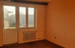 Apartament de 3 camere, 2 balcoane, garaj, 79 mp,  Central!