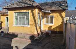 Casa de 120 mp utili, 3 corpuri, 938 mp, Cuvin